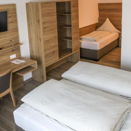 Hotel Adler Nattheim Bagian luar foto