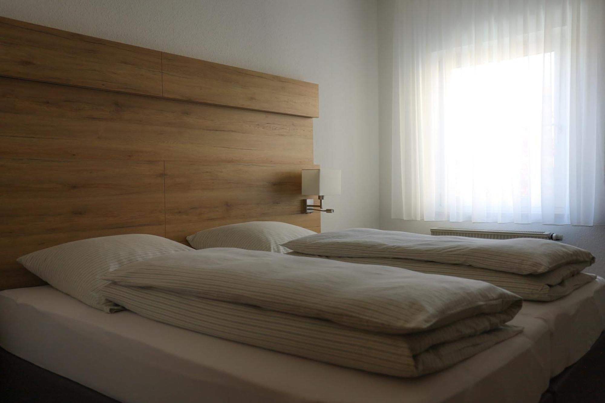 Hotel Adler Nattheim Bagian luar foto