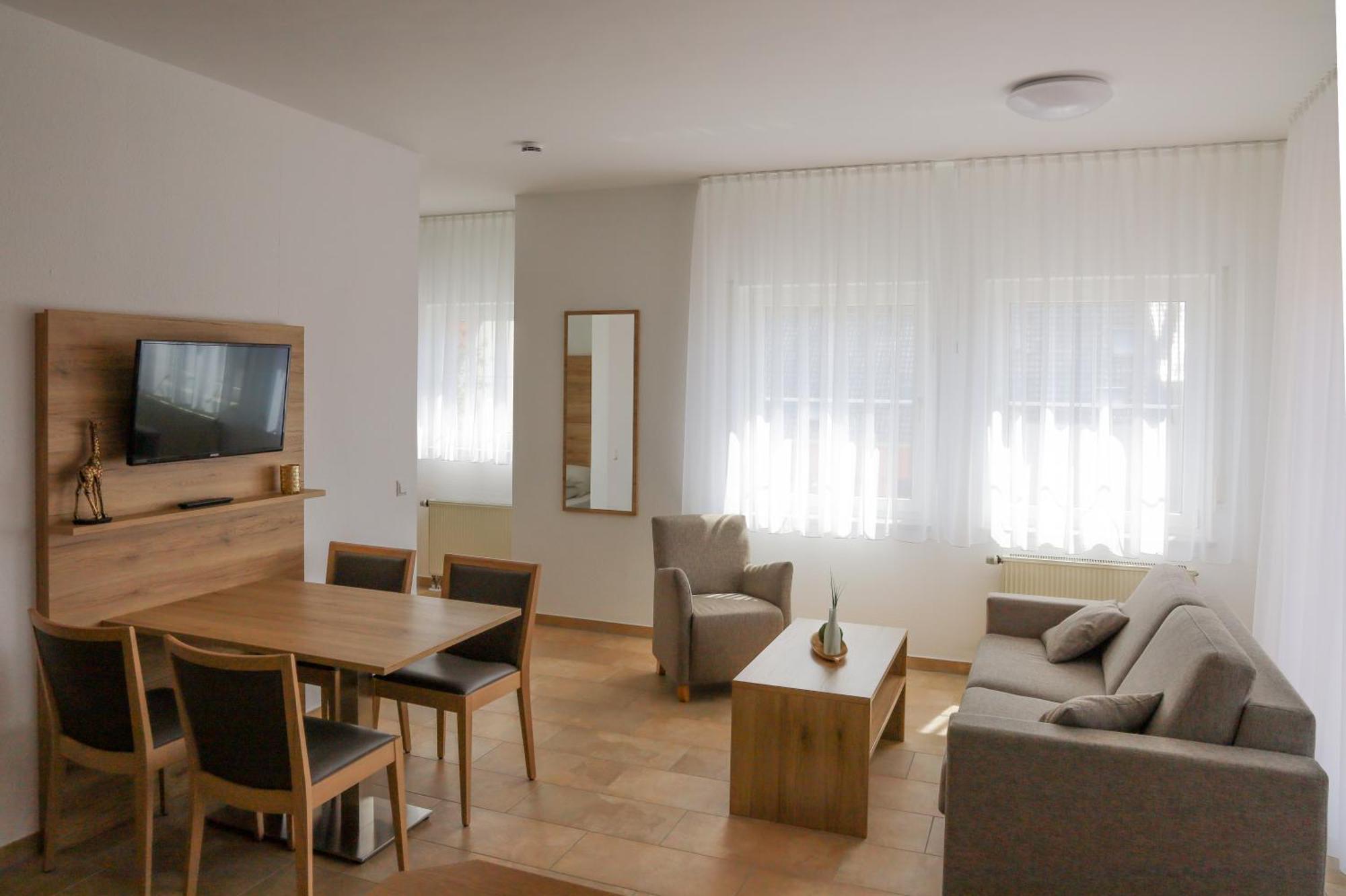 Hotel Adler Nattheim Bagian luar foto